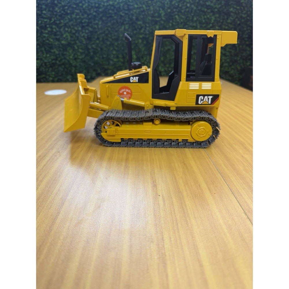 Bruder Caterpillar Bulldozer Tractor Toy Germany 2005 Cat
